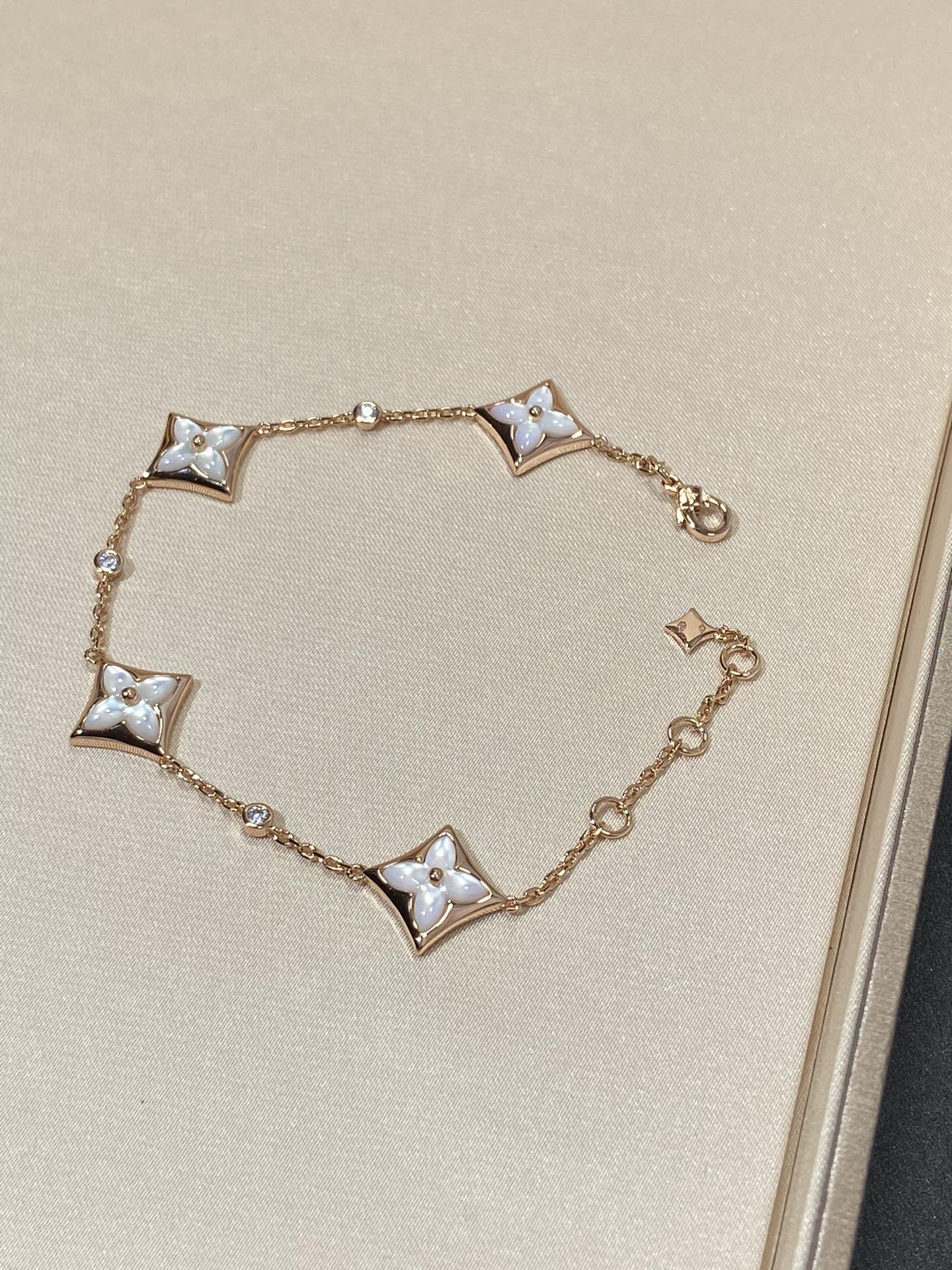 [ORA]STAR 4 MOTIF MOP DIAMOND PINK GOLD BRACELET