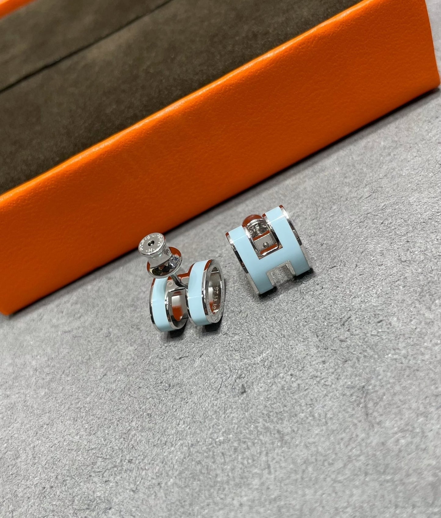 [ORA]POP H SKY BLUE STUD EARRINGS