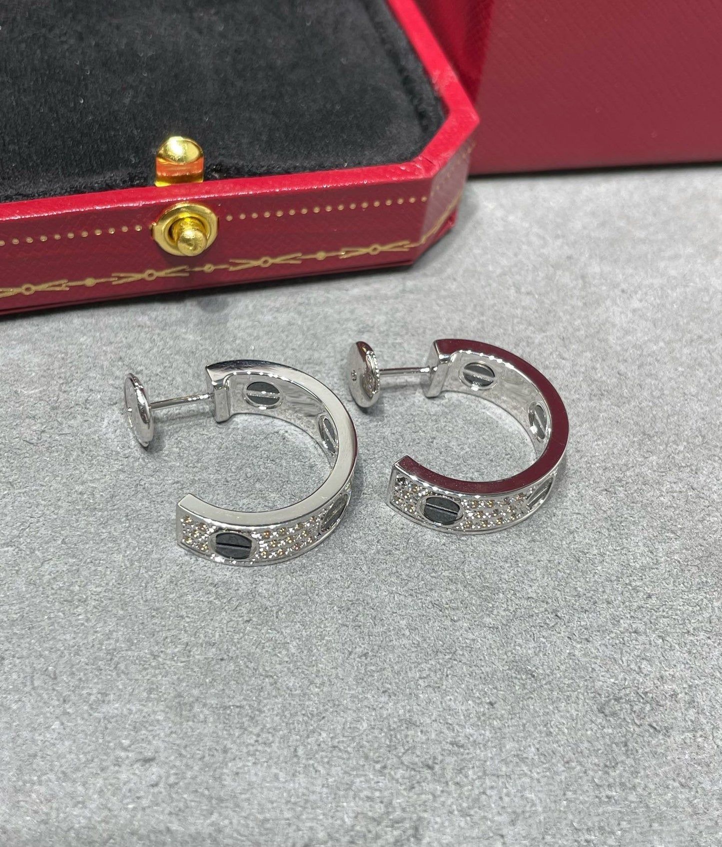 [ORA]LOVE CERAMIC DIAMOND PAVED SILVER EARRINGS