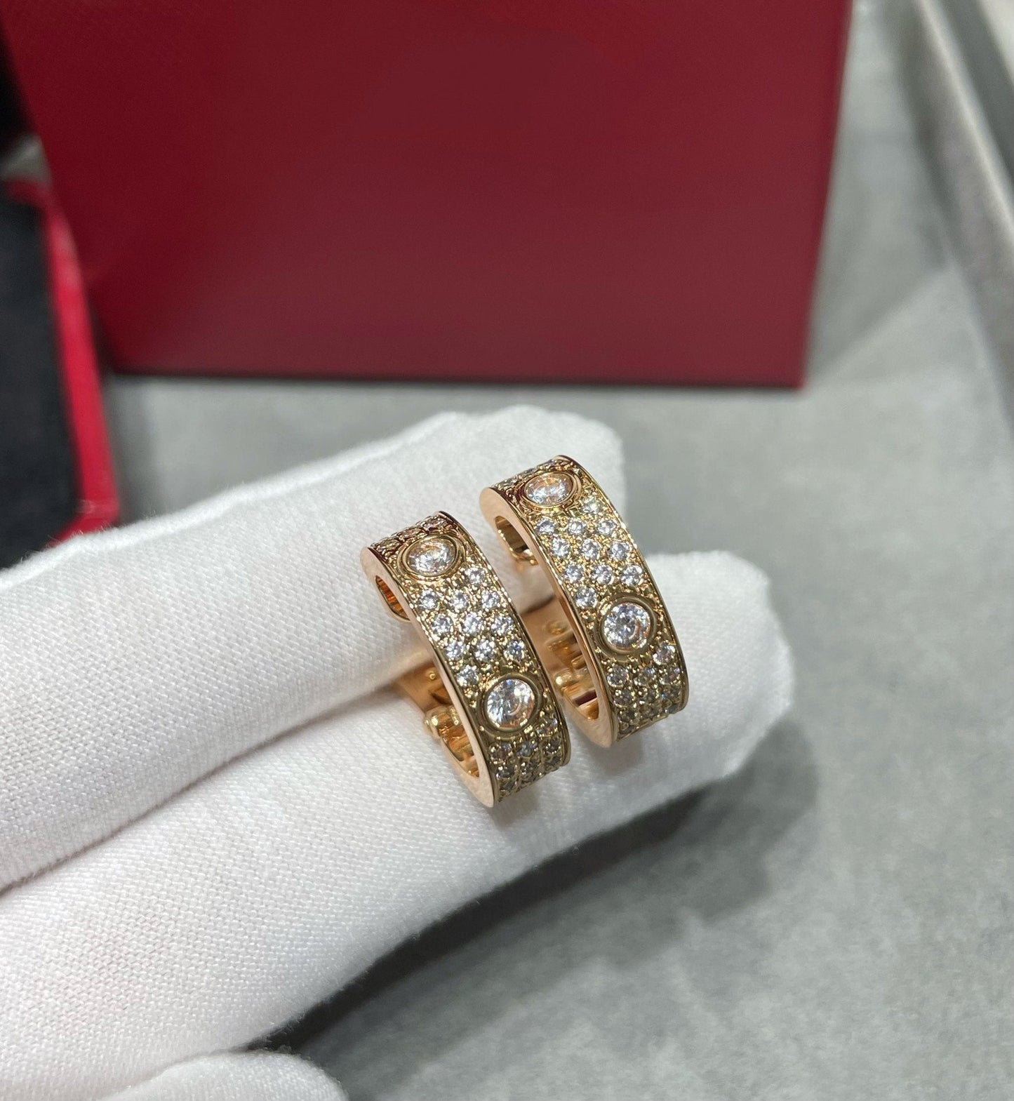 [ORA]LOVE 5.5MM DIAMOND PAVED EARRINGS