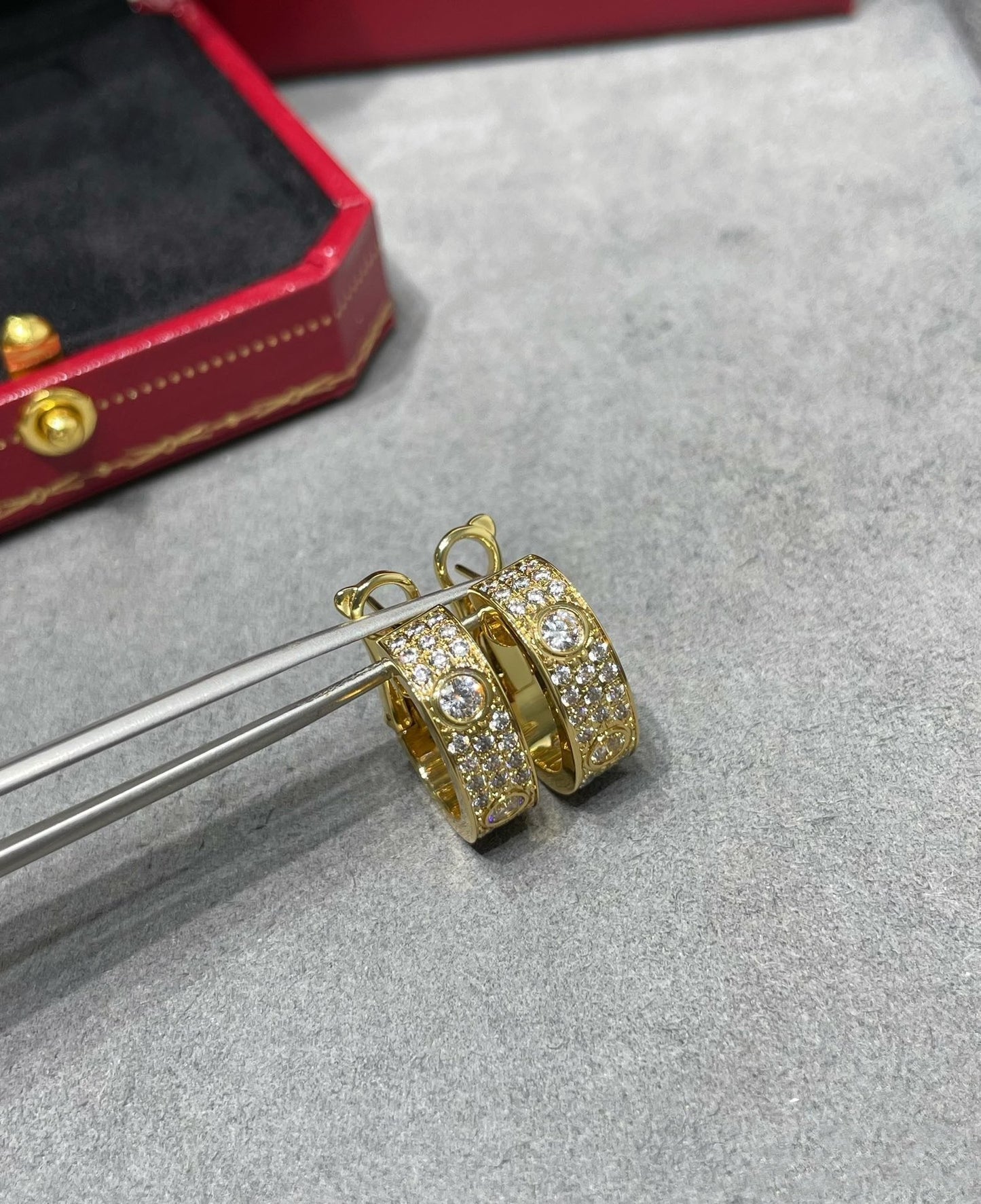 [ORA]LOVE 5.5MM DIAMOND PAVED EARRINGS
