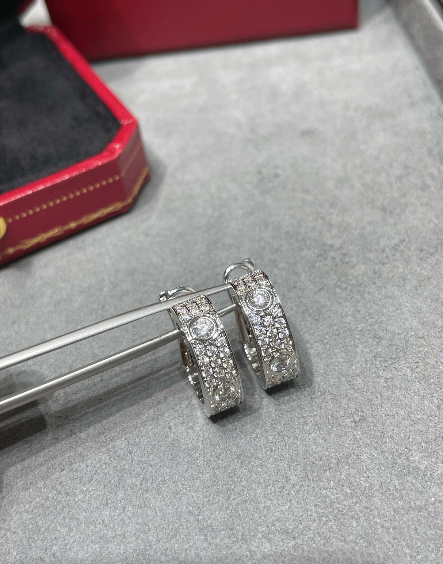 [ORA]LOVE 5.5MM DIAMOND PAVED EARRINGS