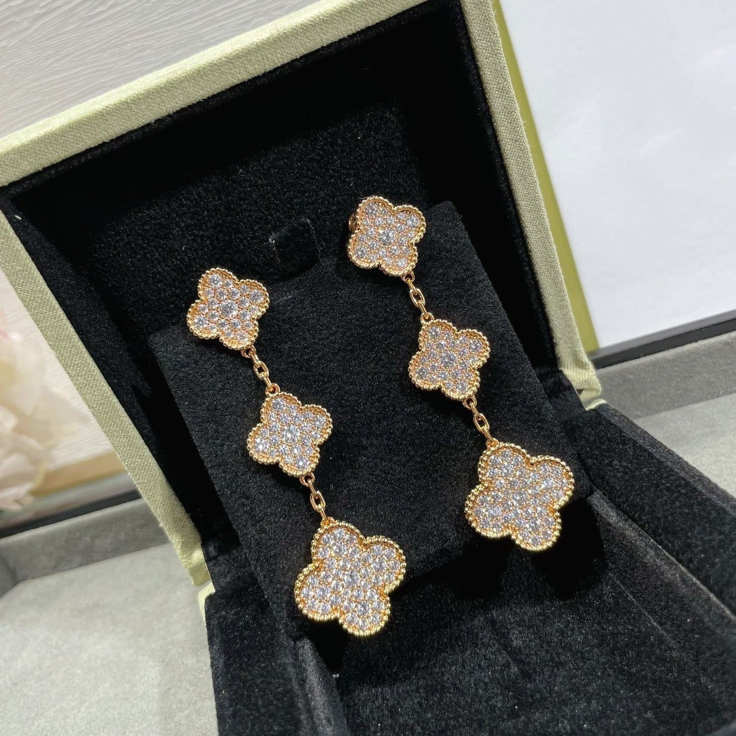 [ORA]CLOVER 3 MOTIFS DIAMOND PAVED ROSE GOLD EARRINGS