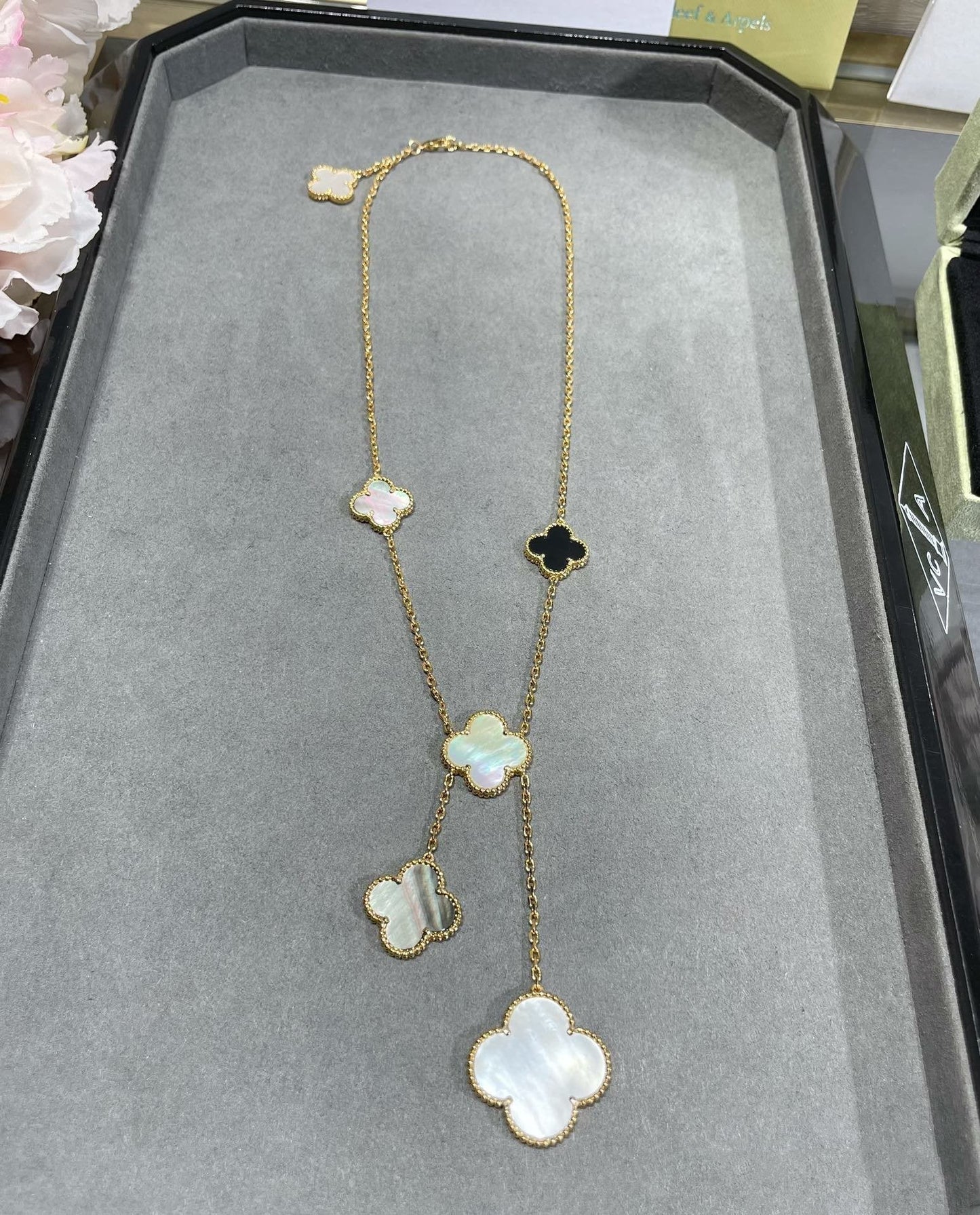 [ORA]CLOVER 6 MOTIF MOP ONYX GOLD NECKLACE