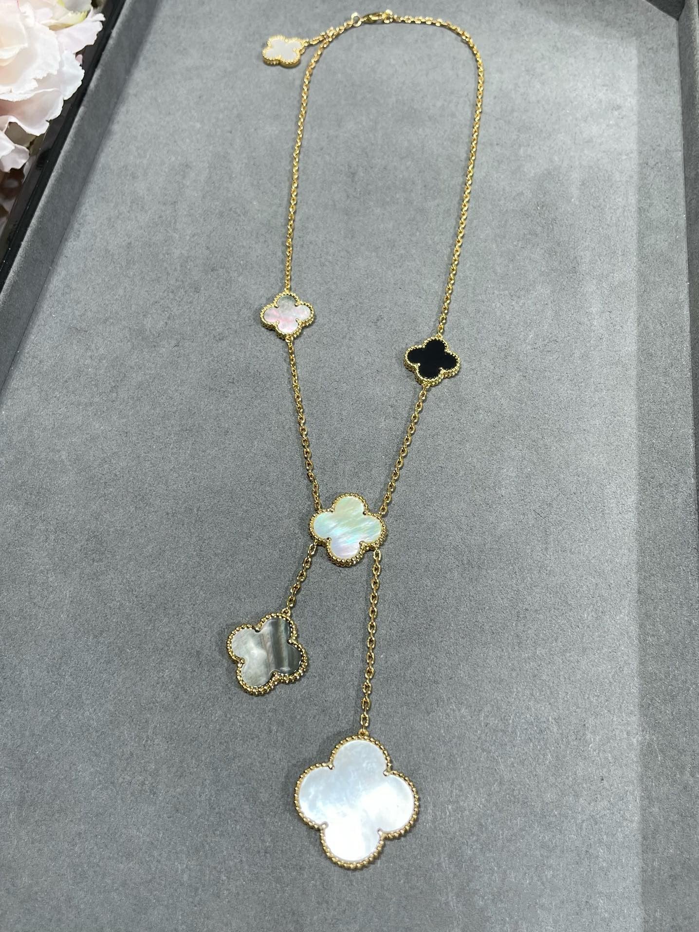 [ORA]CLOVER 6 MOTIF MOP ONYX GOLD NECKLACE