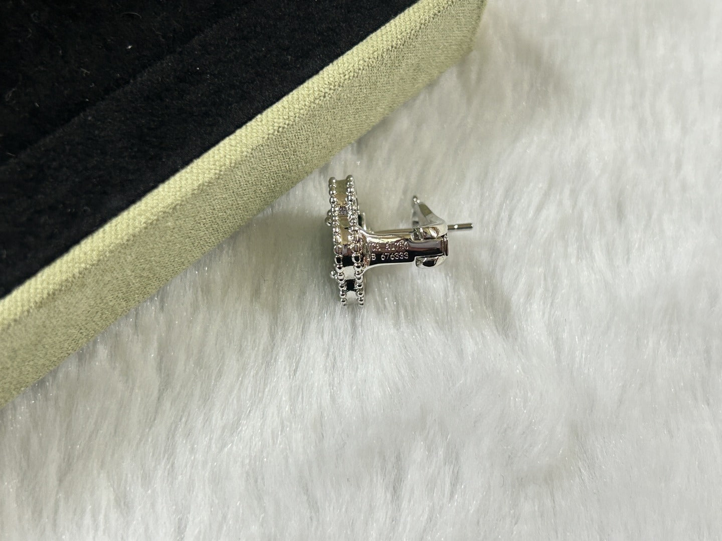 [ORA]CLOVER PIETERSITE MEDIUM STUD EARRINGS