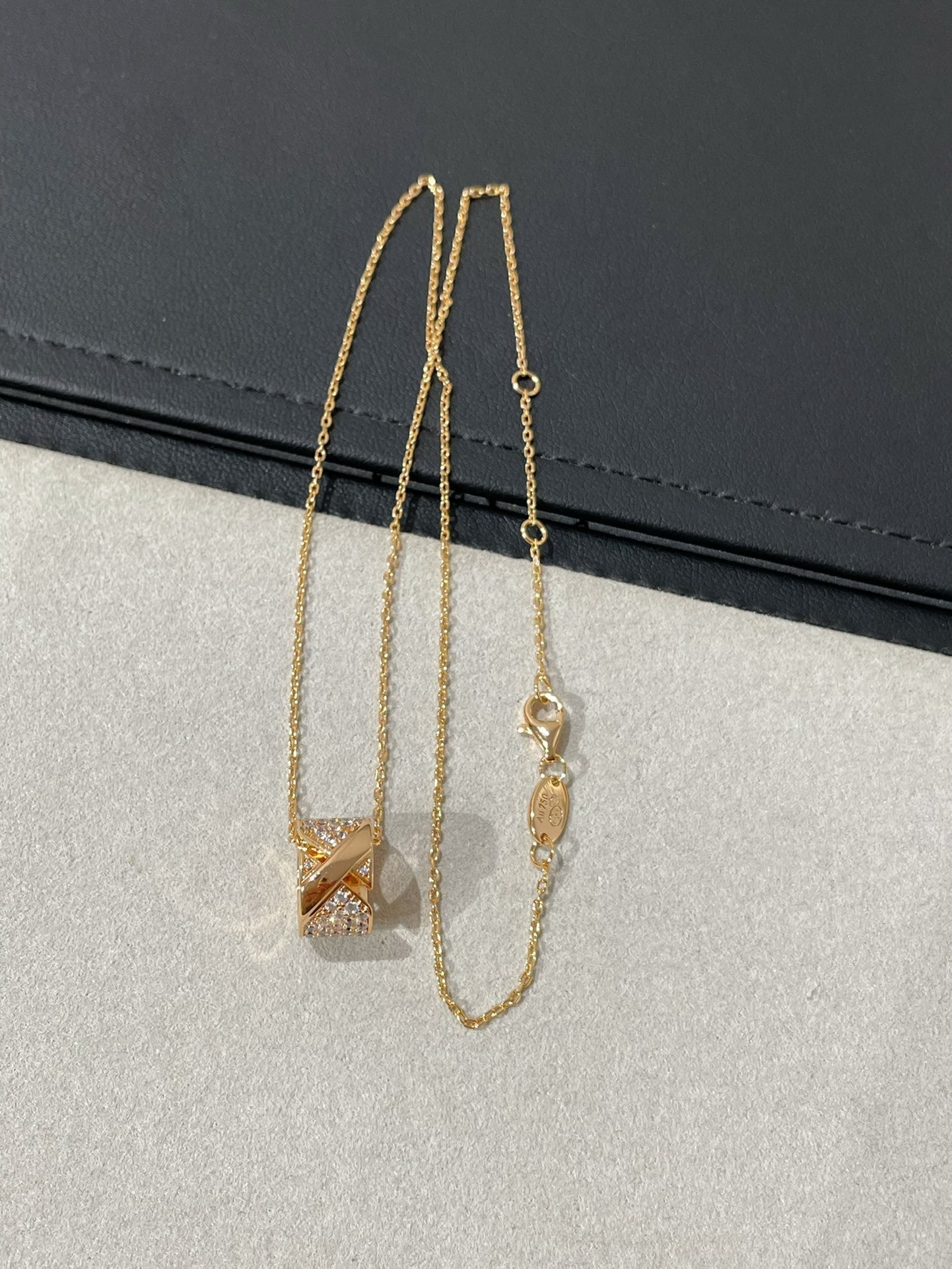 [ORA]LIENS EVIDENCE DIAMOND PAVED NECKLACE