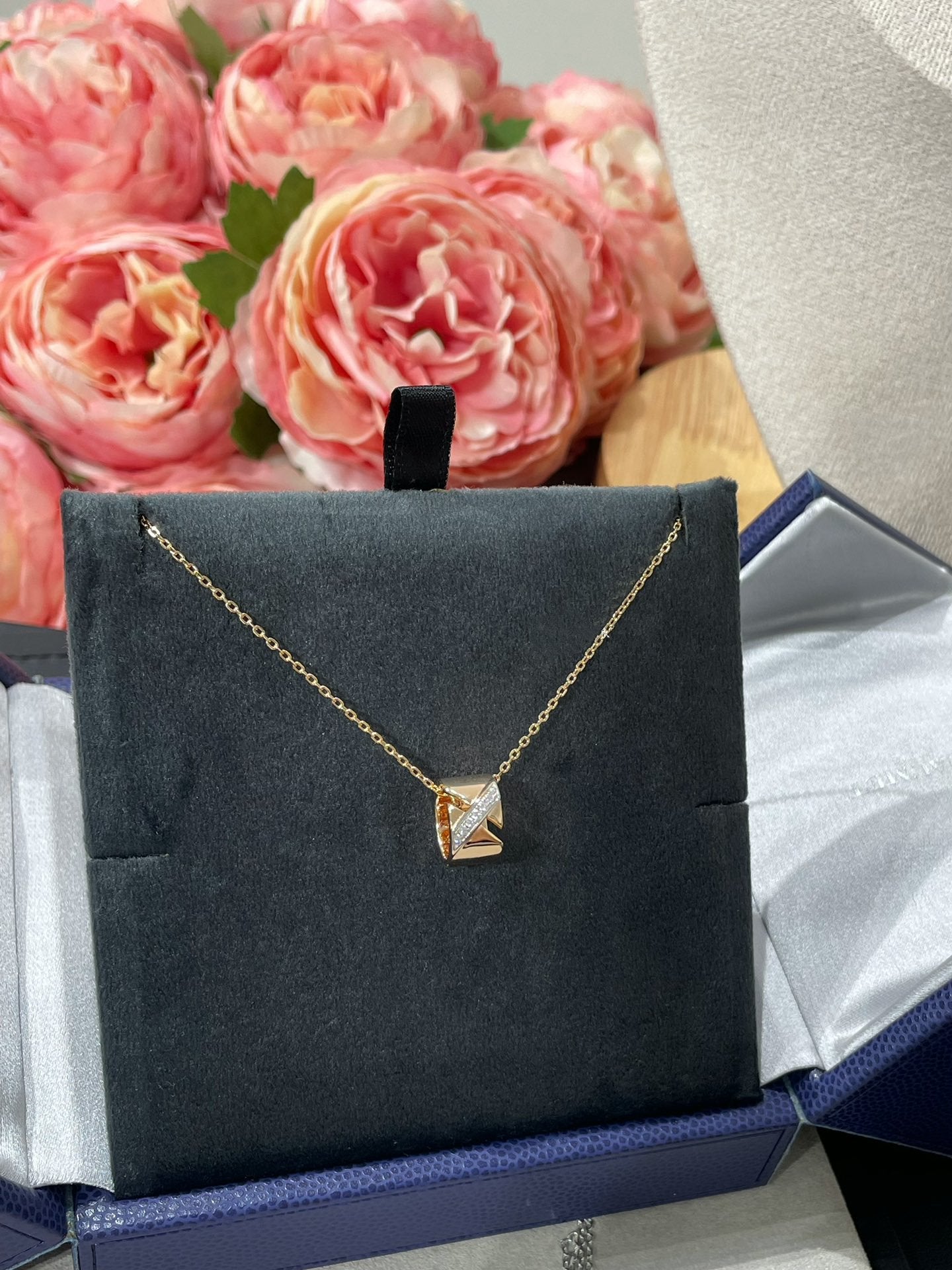 [ORA]LIENS EVIDENCE DIAMOND NECKLACE