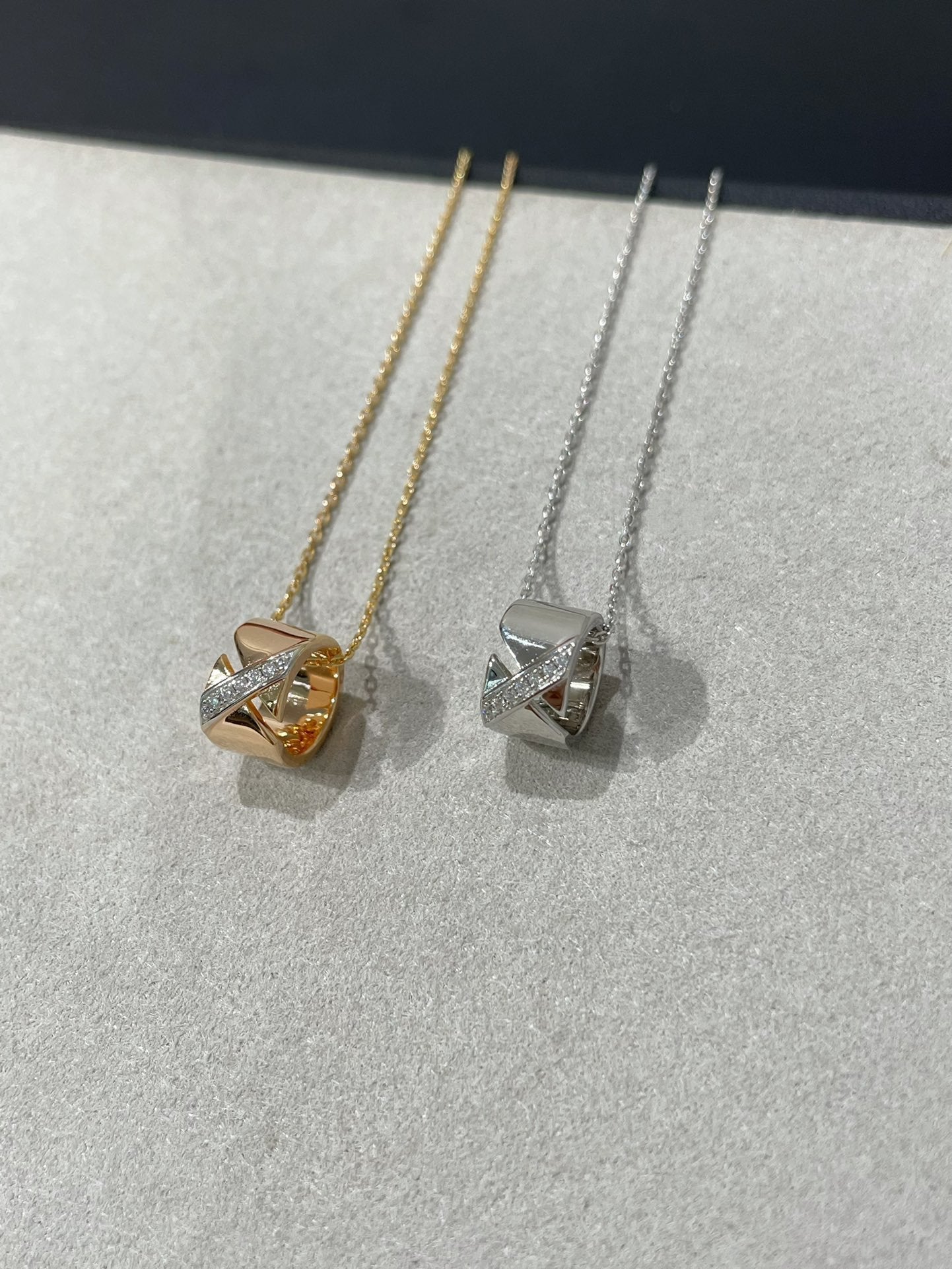 [ORA]LIENS EVIDENCE DIAMOND NECKLACE