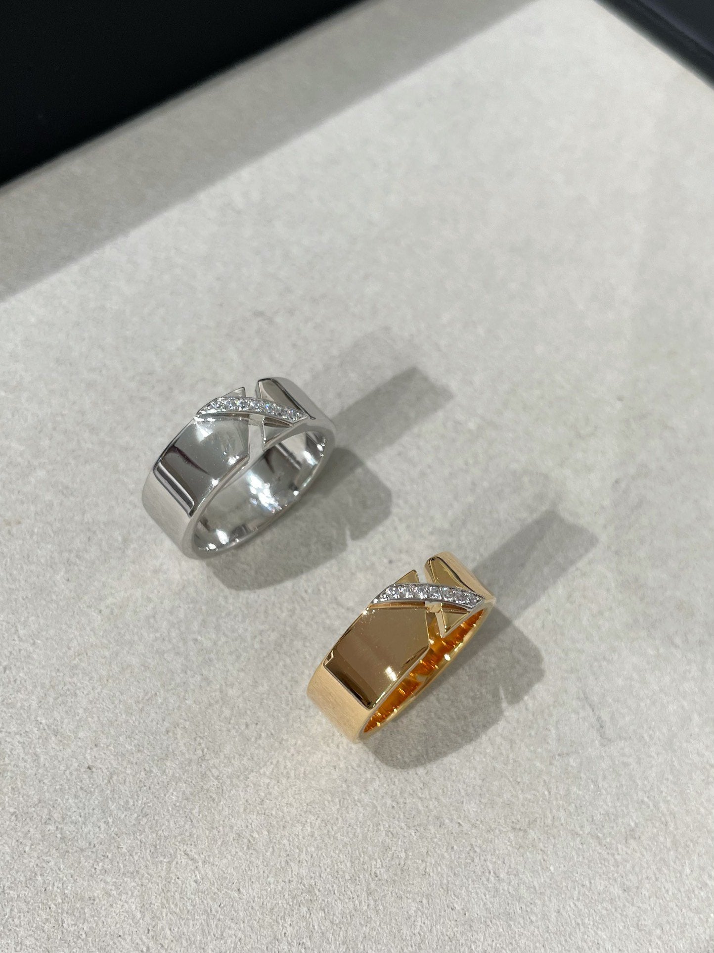 [ORA]LIENS EVIDENCE DIAOMOND RING