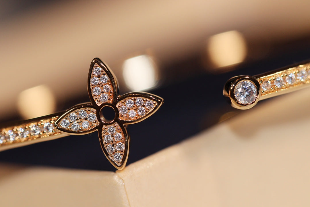 [ORA]IDYLLE GOLD OPEN BRACELET DIAMOND PAVED