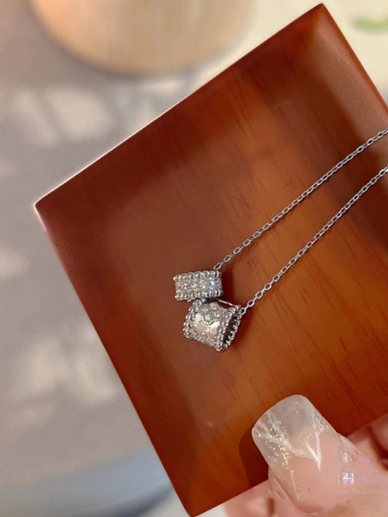 [ORA]PERLEE DOPPELTER ANHÄNGER SILBERNE DIAMANT-HALSKETTE