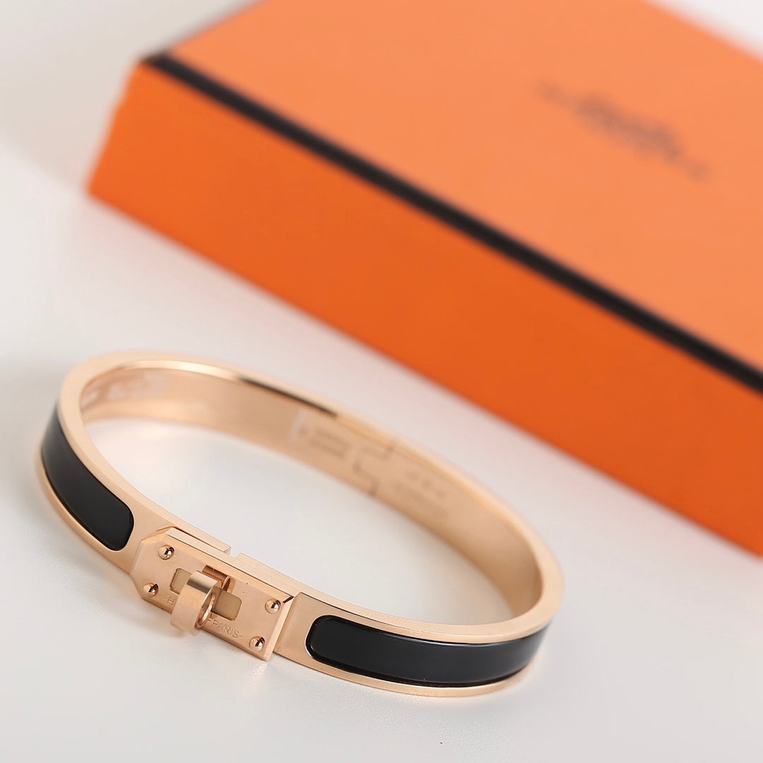 [ORA]HM KELLY BLACK BRACELET