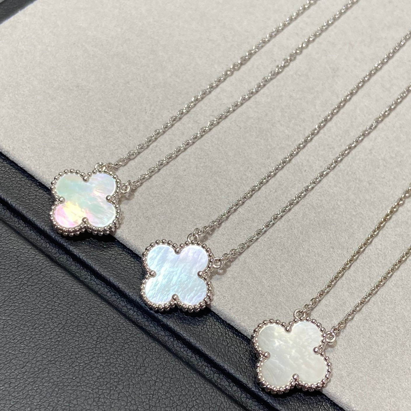 [ORA]CLOVER MEDIUM SILVER WHITE MOP NECKLACE