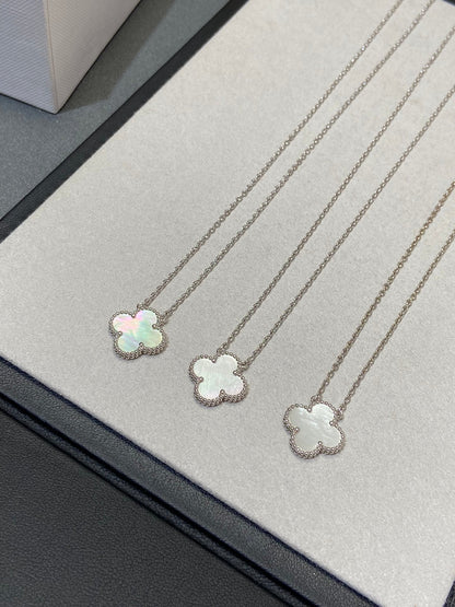 [ORA]CLOVER MEDIUM SILVER WHITE MOP NECKLACE