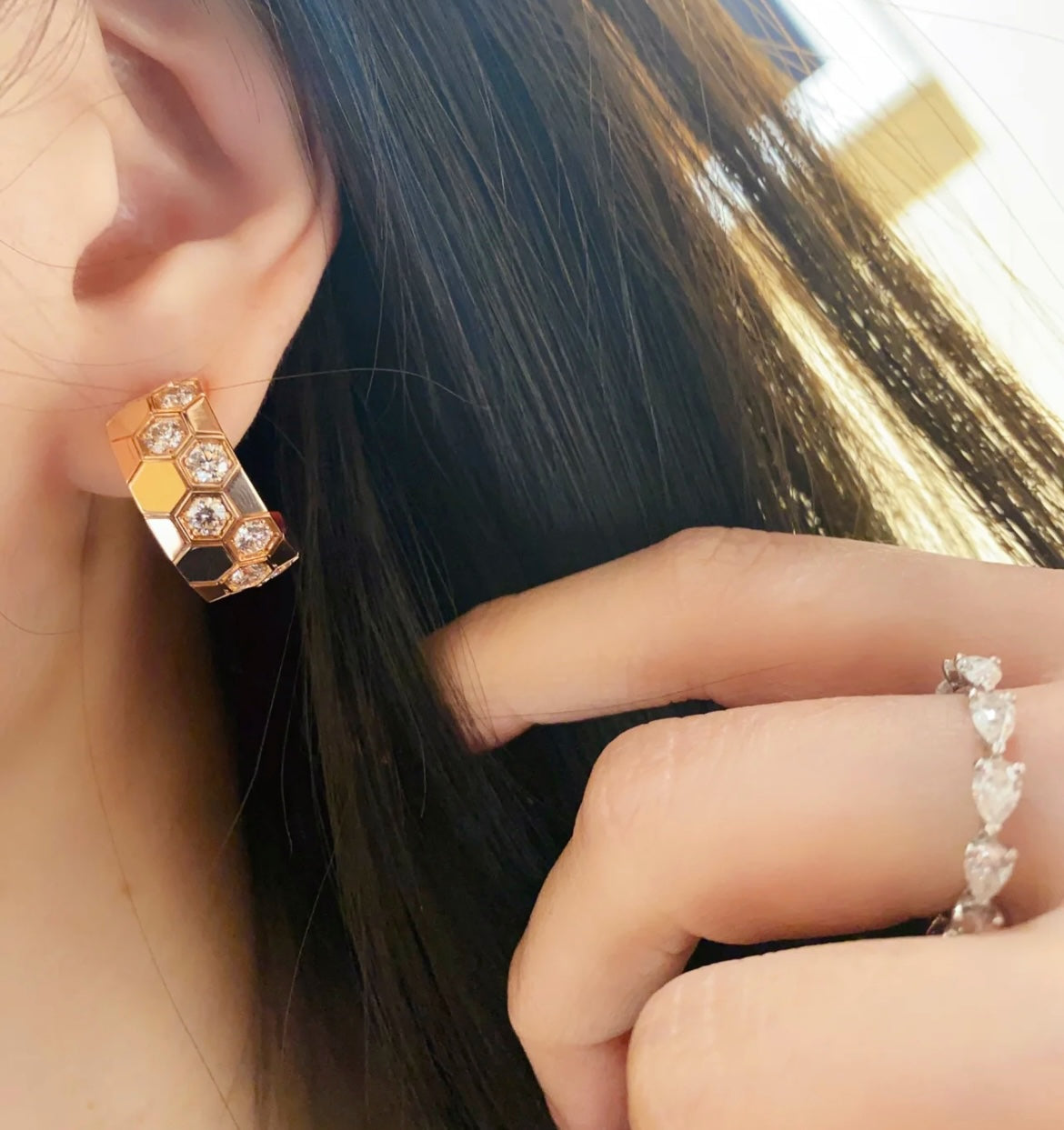 [ORA]BEE LOVE DIAMOND HOOP EARRINGS