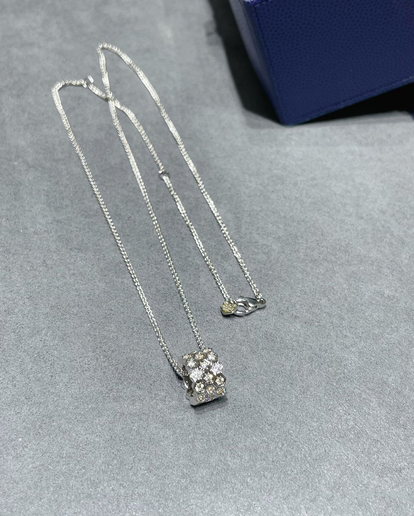 [ORA]BEE LOVE DIAMOND PAVED 3 ROW NECKLACE