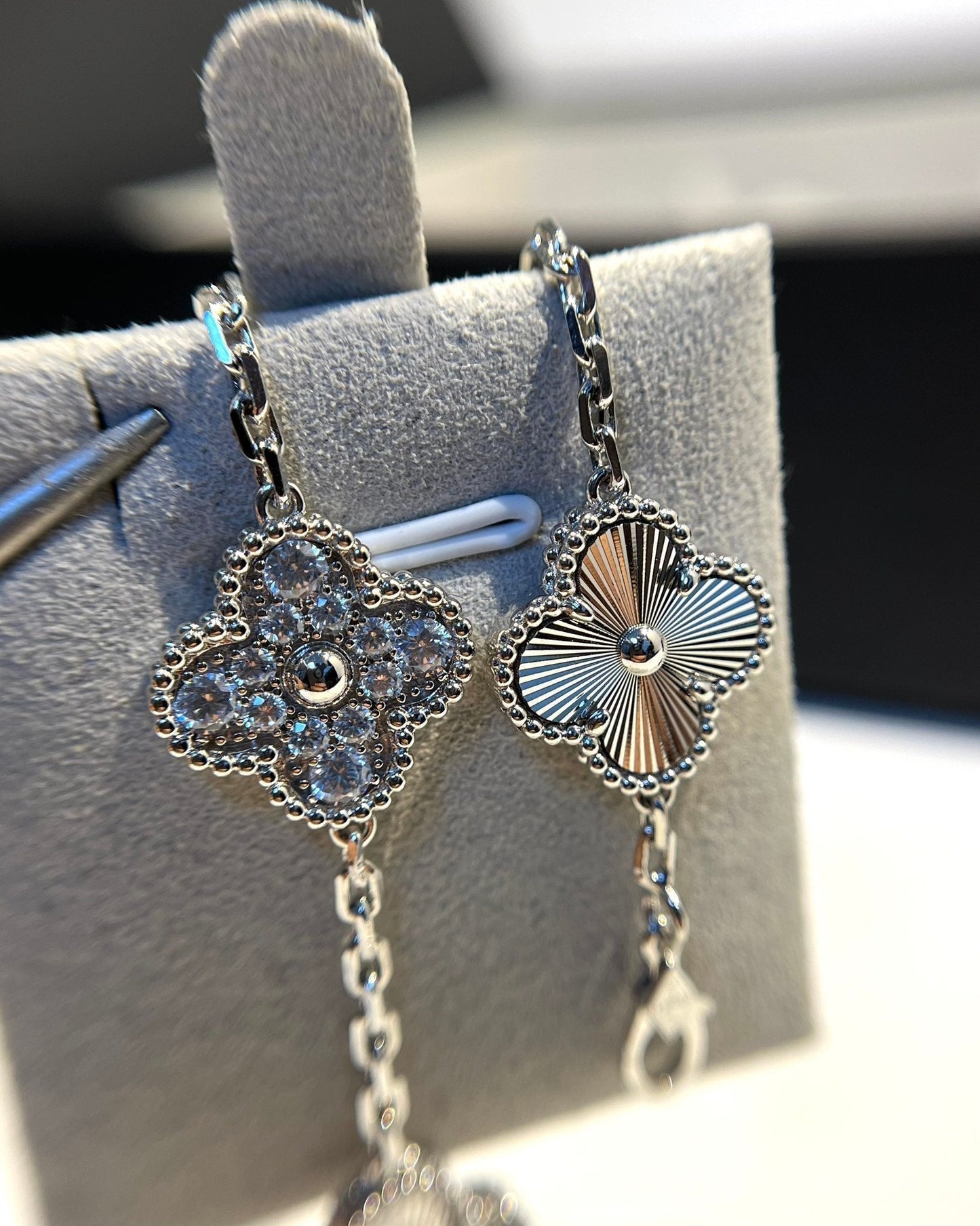[ORA] CLOVER 5 MOTIF LASER BRACELET COLLECTION