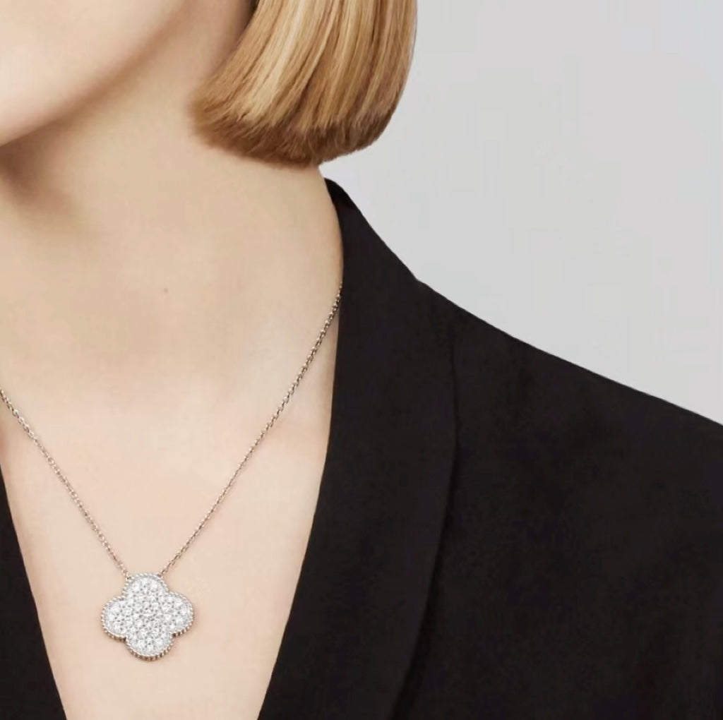 [ORA]KLEE 25MM GROSSER ANHÄNGER DIAMANT PAVÉ SILBERHALSKETTE