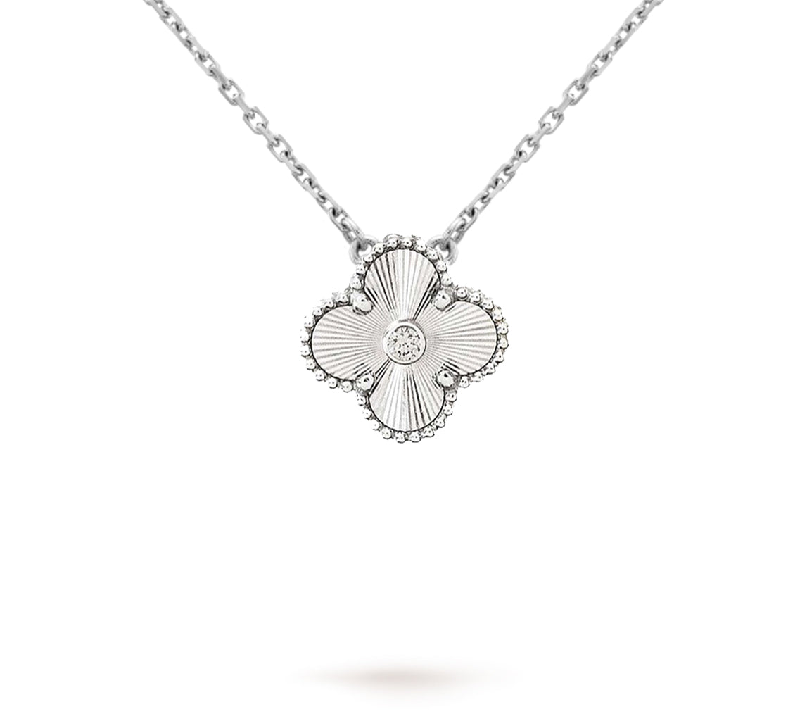 [ORA]CLOVER 15MM CHRISTMAS LIMITED EDITION SINGLE FLOWER NECKLACE