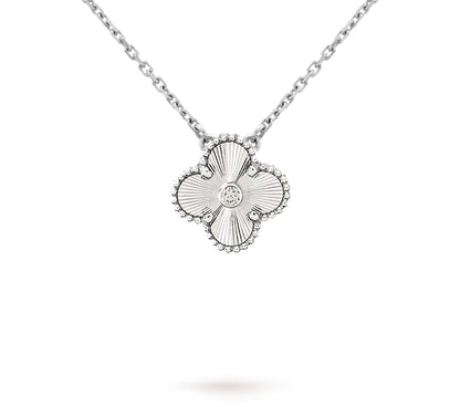 [ORA]CLOVER 15MM CHRISTMAS LIMITED EDITION SINGLE FLOWER NECKLACE
