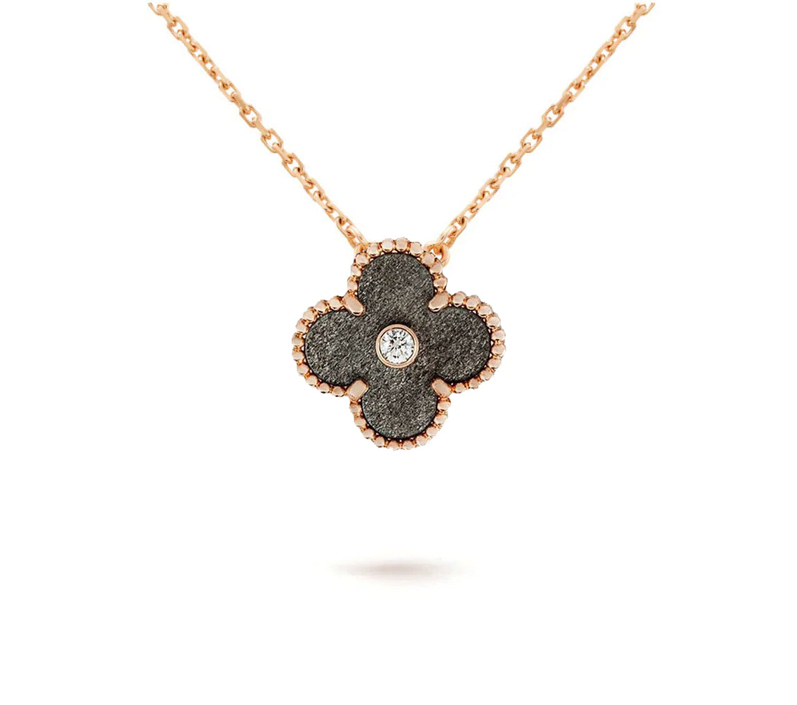 [ORA]CLOVER 15MM CHRISTMAS LIMITED EDITION SINGLE FLOWER NECKLACE