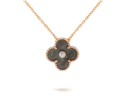 [ORA]CLOVER 15MM CHRISTMAS LIMITED EDITION SINGLE FLOWER NECKLACE
