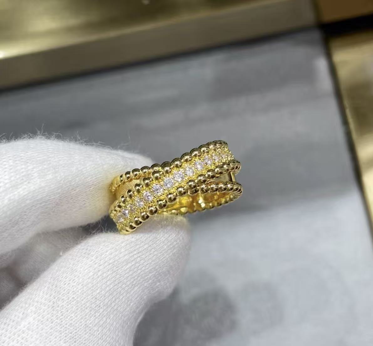 [ORA]PERLÉE COLLECTION DIAMOND RING IN YELLOW GOLD, WHITE GOLD AND ROSE GOLD