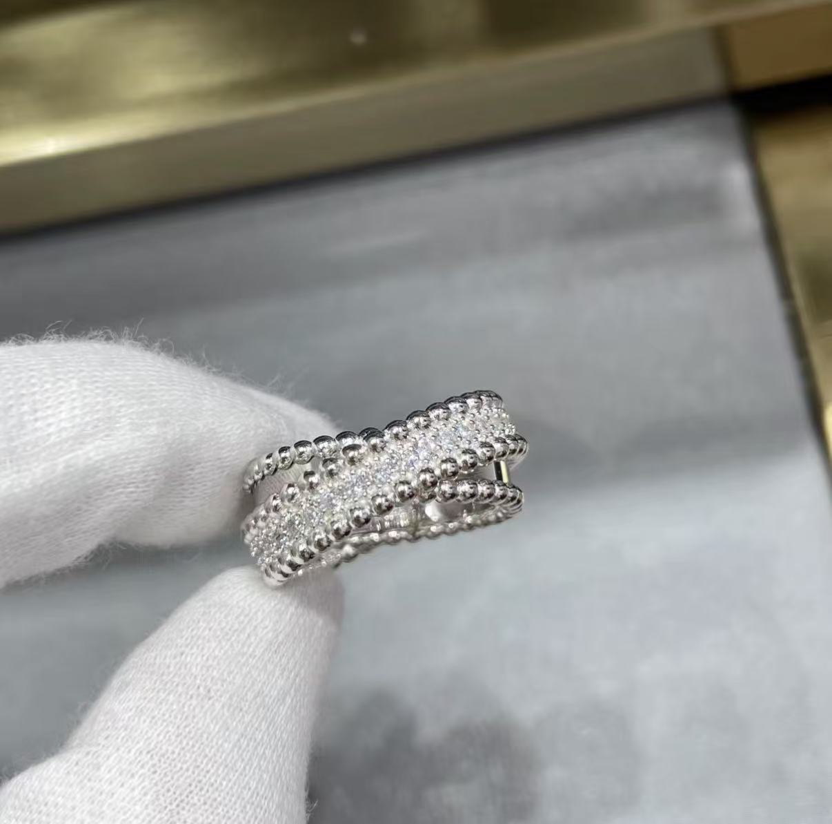 [ORA]PERLÉE COLLECTION DIAMOND RING IN YELLOW GOLD, WHITE GOLD AND ROSE GOLD