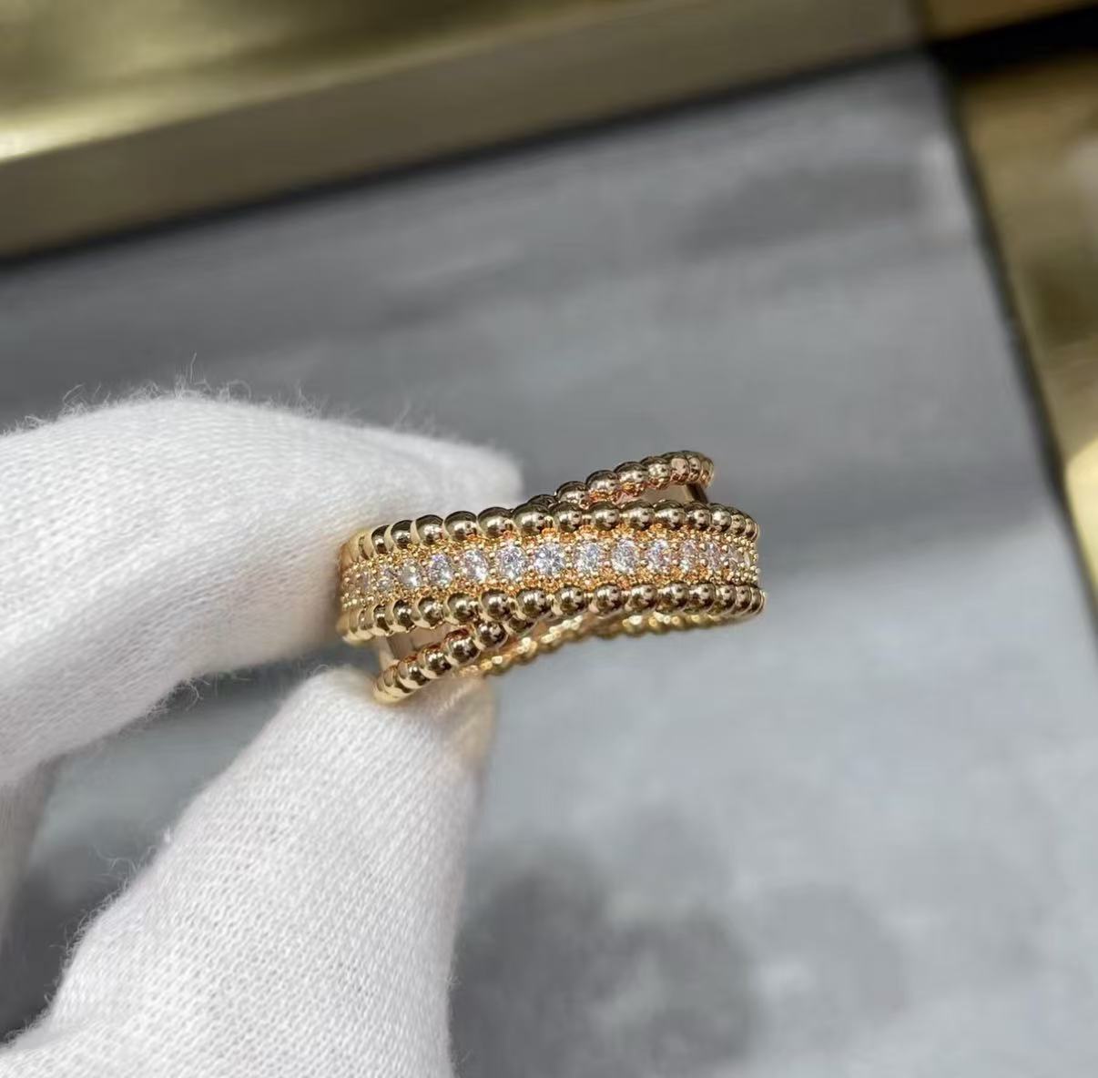 [ORA]PERLÉE COLLECTION DIAMOND RING IN YELLOW GOLD, WHITE GOLD AND ROSE GOLD