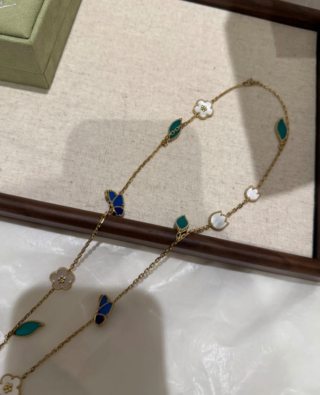[ORA]LUCKY SPRING BUTTERFLY 15 FLOWER NECKLACE