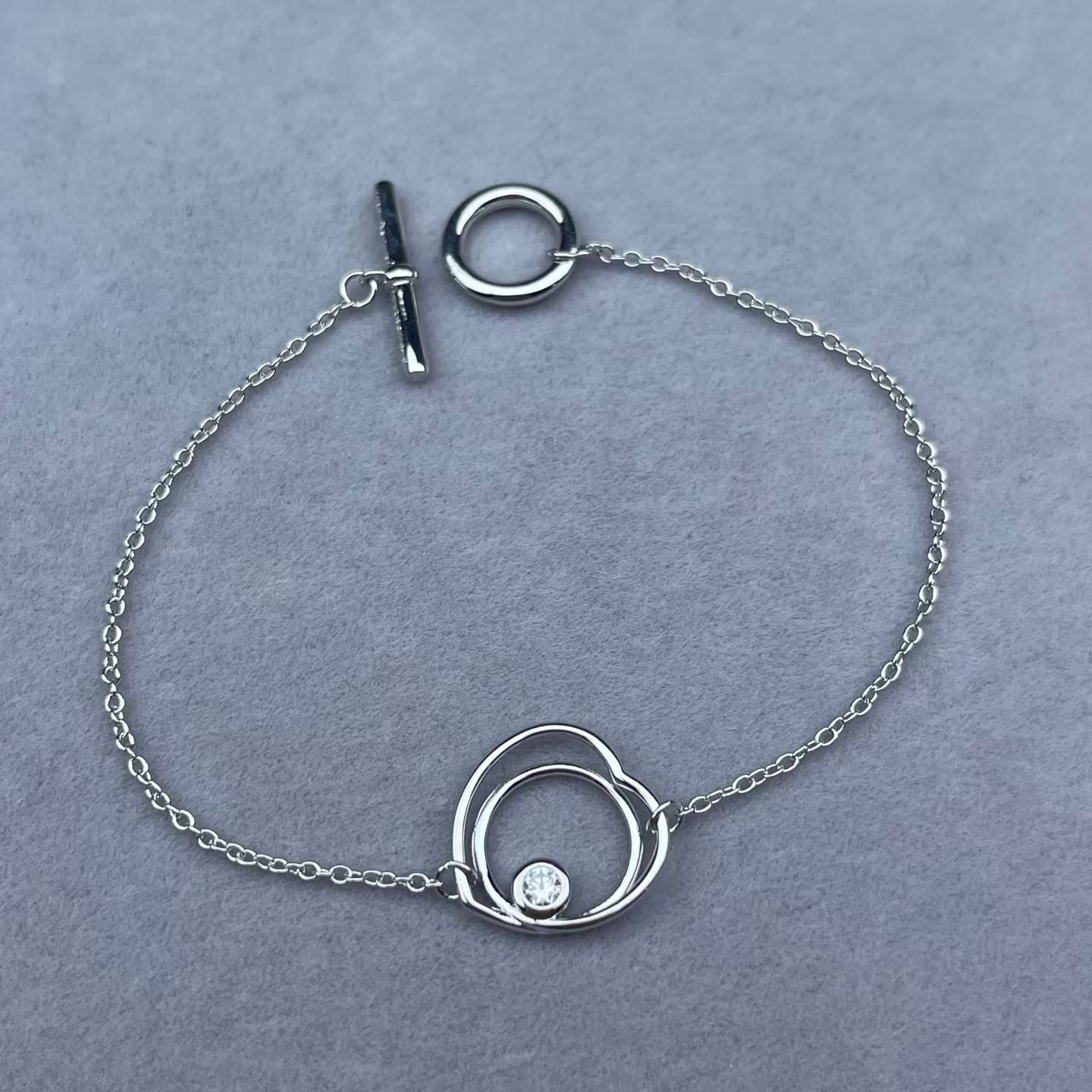 [ORA]H Double Heart Loop Solitaire Pendant Necklace