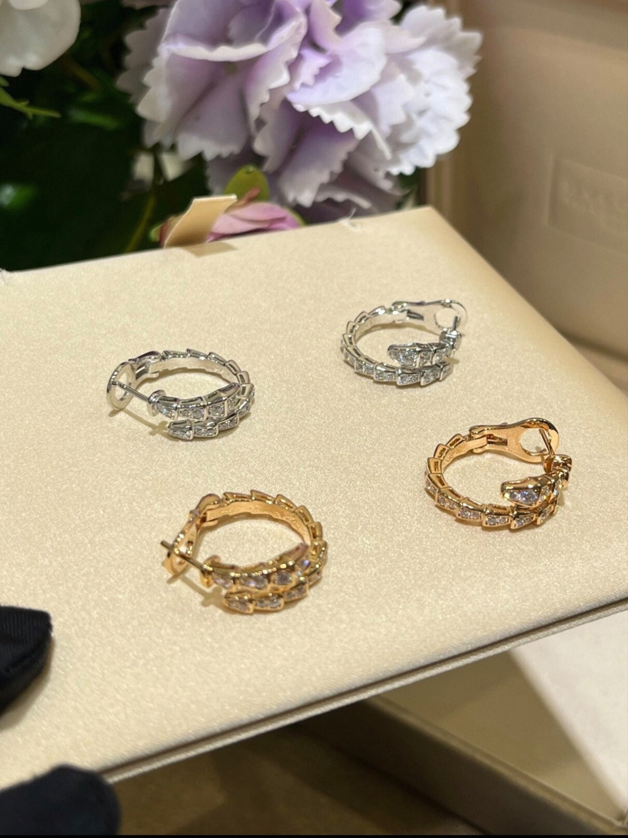 [ORA]SERPENTI EARRINGS DIAMOND