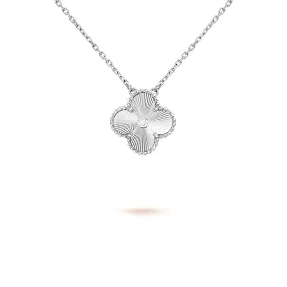 [ORA]CLOVER  15MM DIAMOND LASER NECKLACE SILVER