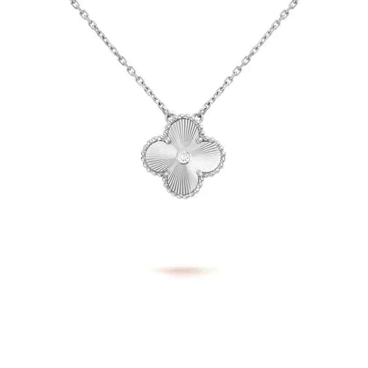 [ORA]CLOVER  15MM DIAMOND LASER NECKLACE SILVER