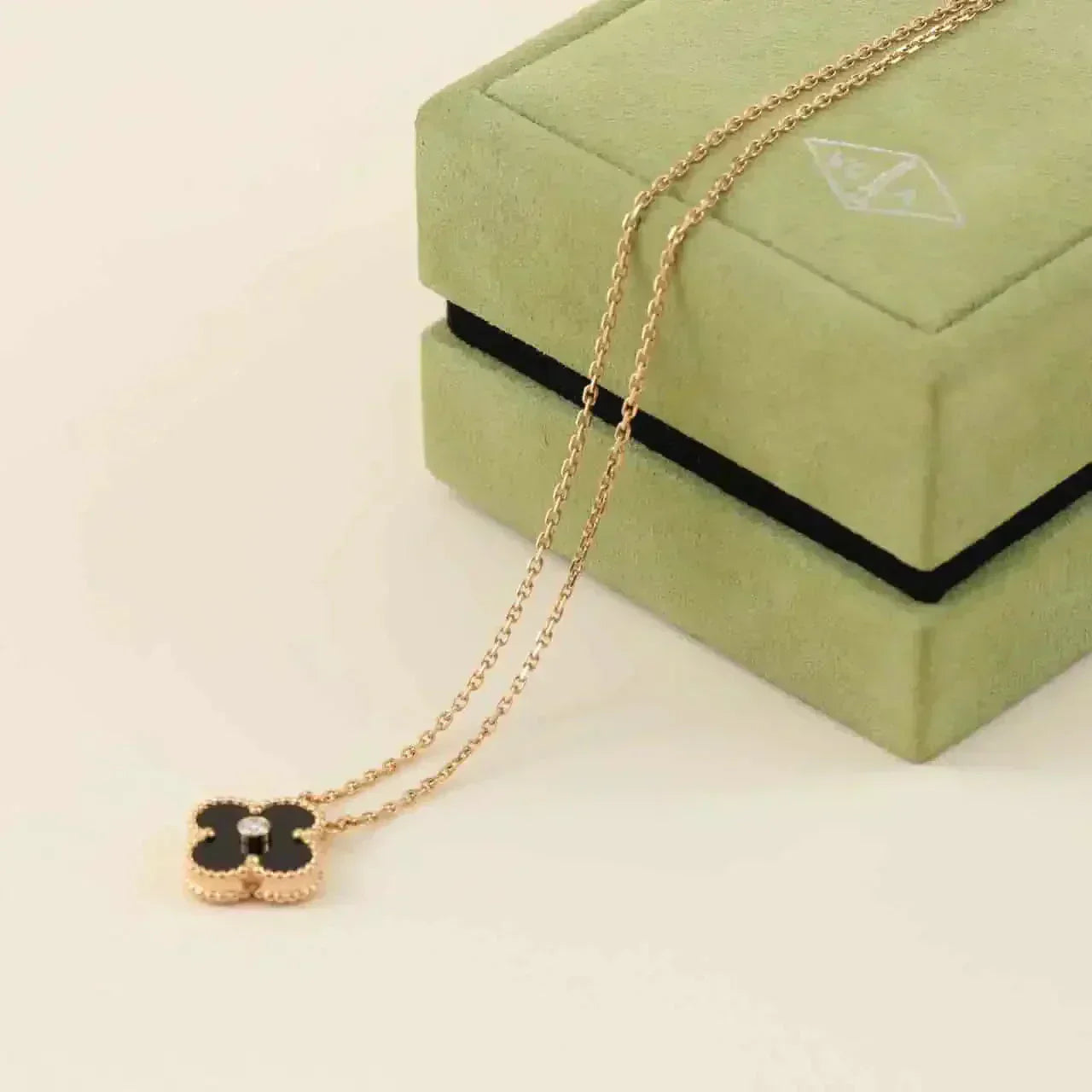 [ORA]CLOVER 15MM DIAMOND ONYX NECKLACE