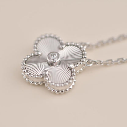 [ORA]CLOVER  15MM DIAMOND LASER NECKLACE SILVER