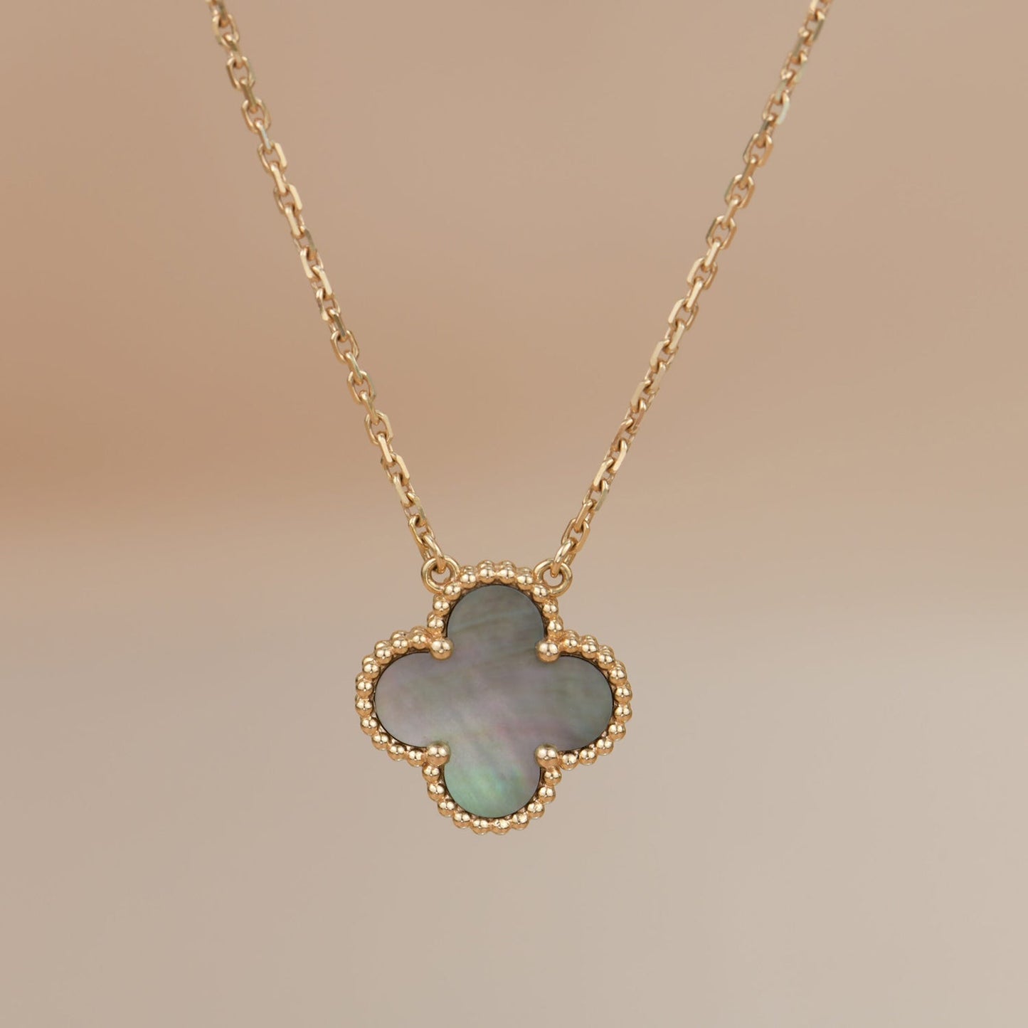 [ORA]CLOVER 15MM  GRAY MOTHER OF PEARL NECKLACE