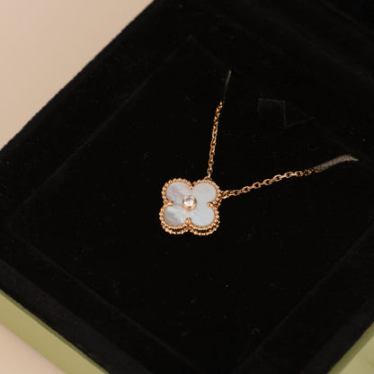 [ORA]CLOVER 15MM DIAMOND WHITE FRITILLARIA NECKLACE