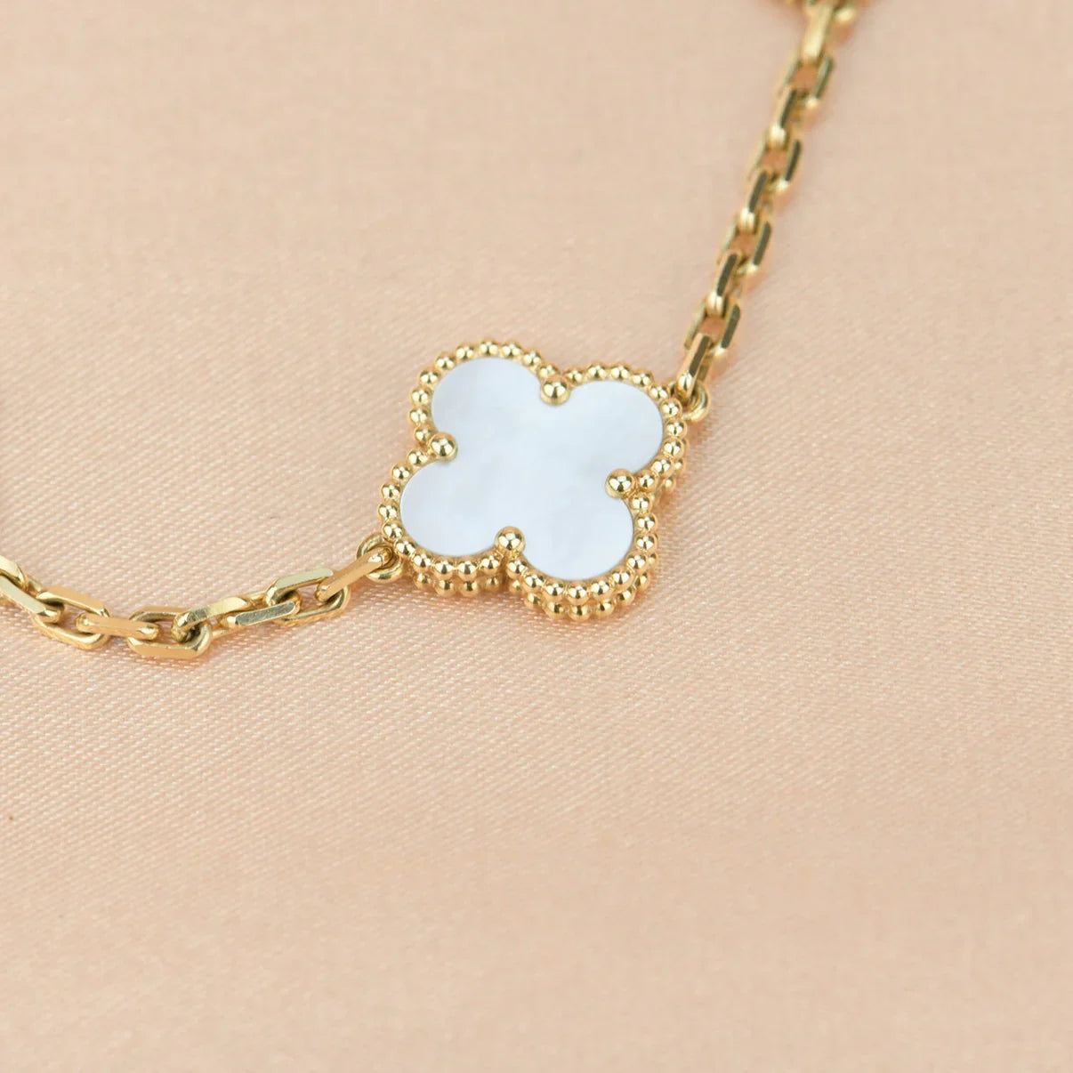 [ORA]CLOVER WHITE PEARL MOP 5 MOTIF BRACELET COLLECTION