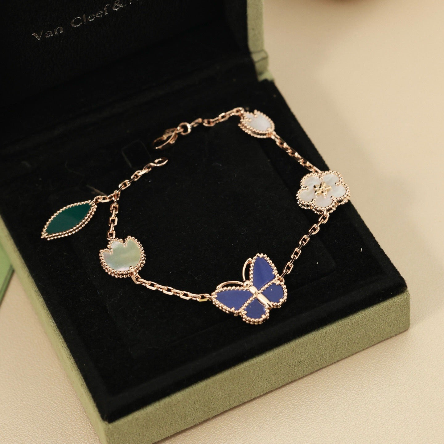 [ORA]LUCKY SPRING BUTTERFLY 5 MOTIF BRACELET