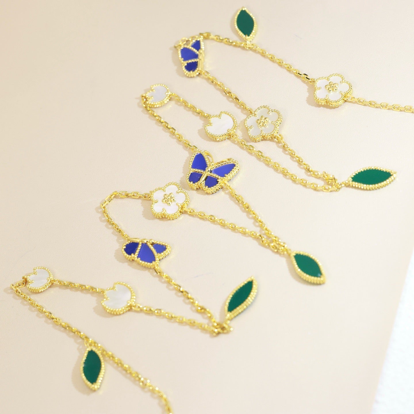 [ORA]LUCKY SPRING BUTTERFLY 15 FLOWER NECKLACE