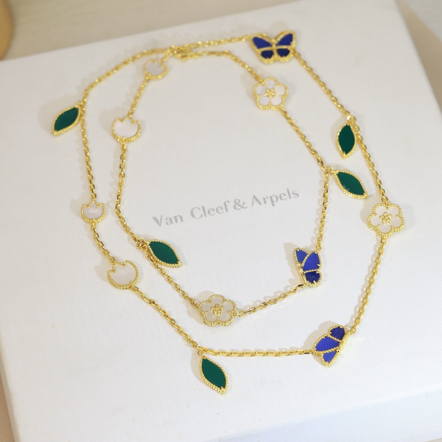 [ORA]LUCKY SPRING BUTTERFLY 15 FLOWER NECKLACE