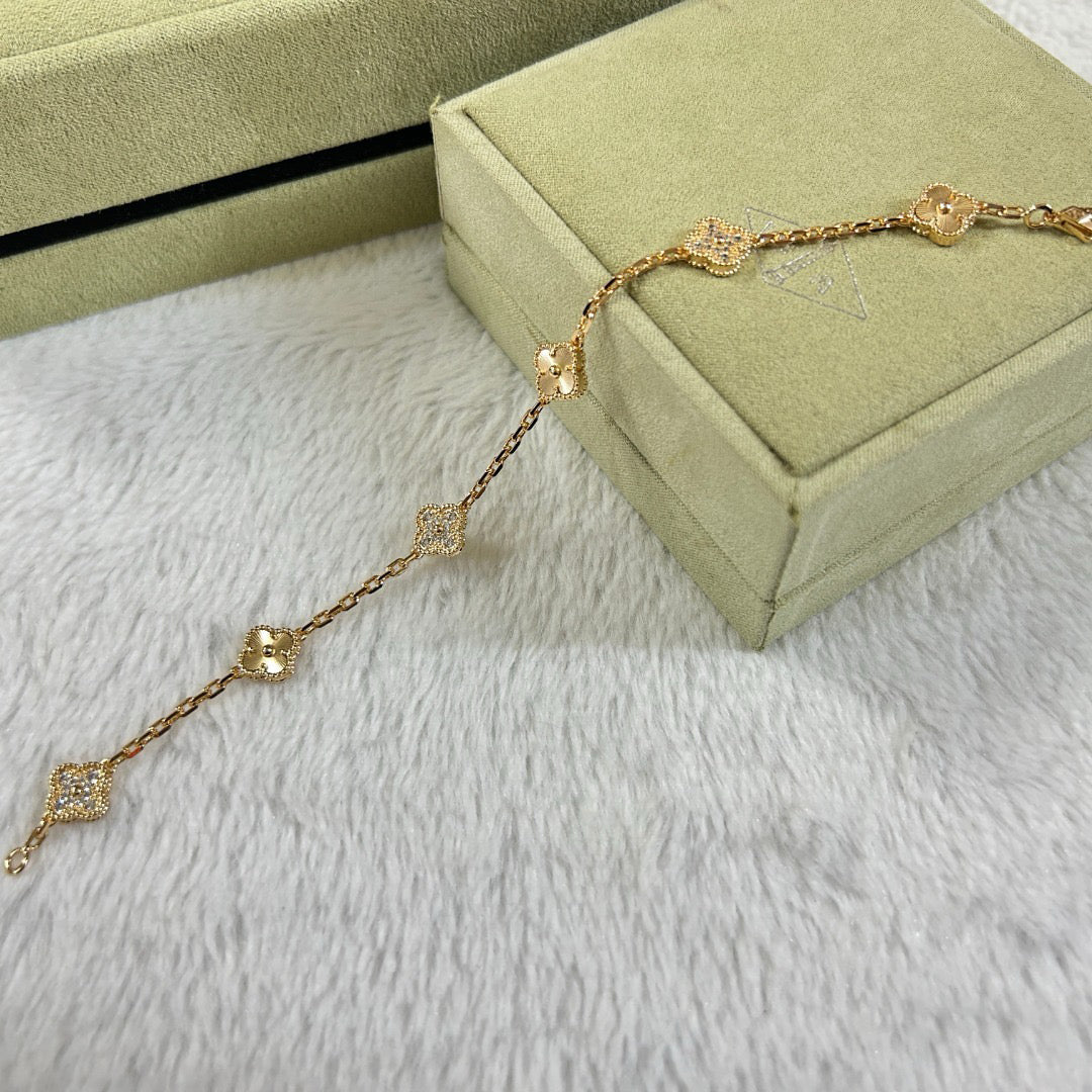 [ORA]CLOVER 6 MOTIF DIAMOND LASER BRACELET
