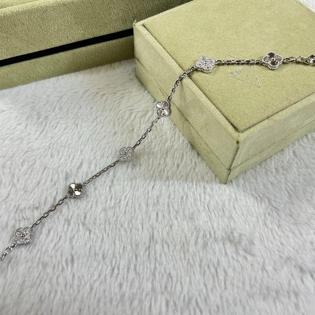 [ORA]CLOVER 6 MOTIF DIAMOND LASER BRACELET