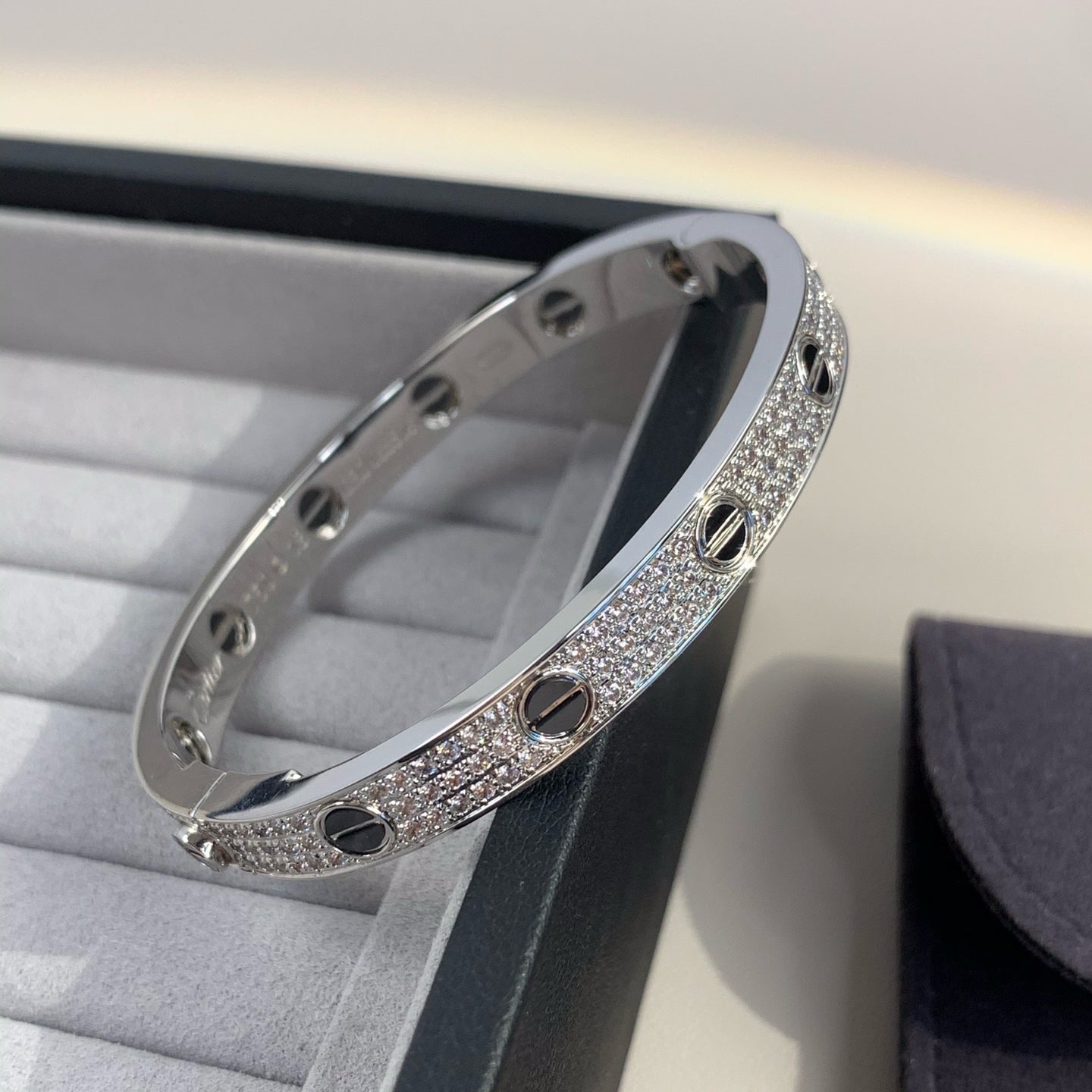 [ORA]LOVE BRACELET 6.1MM DIAMOND-PAVED CERAMIC