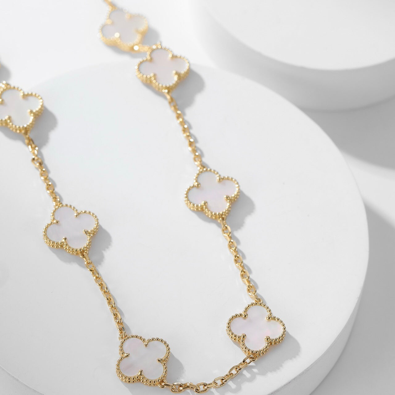 [ORA]CLOVER 10 MOTIFS WHITE MOTHER OF PEARL NECKLACE