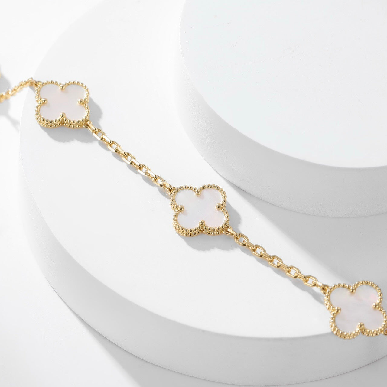 [ORA]CLOVER 10 MOTIFS WHITE MOTHER OF PEARL NECKLACE
