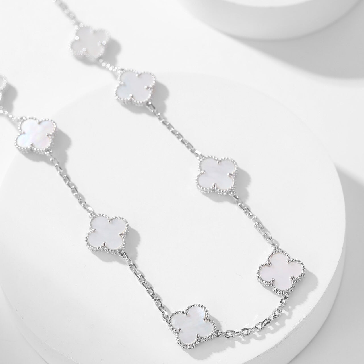 [ORA]CLOVER 10 MOTIFS WHITE MOTHER OF PEARL NECKLACE