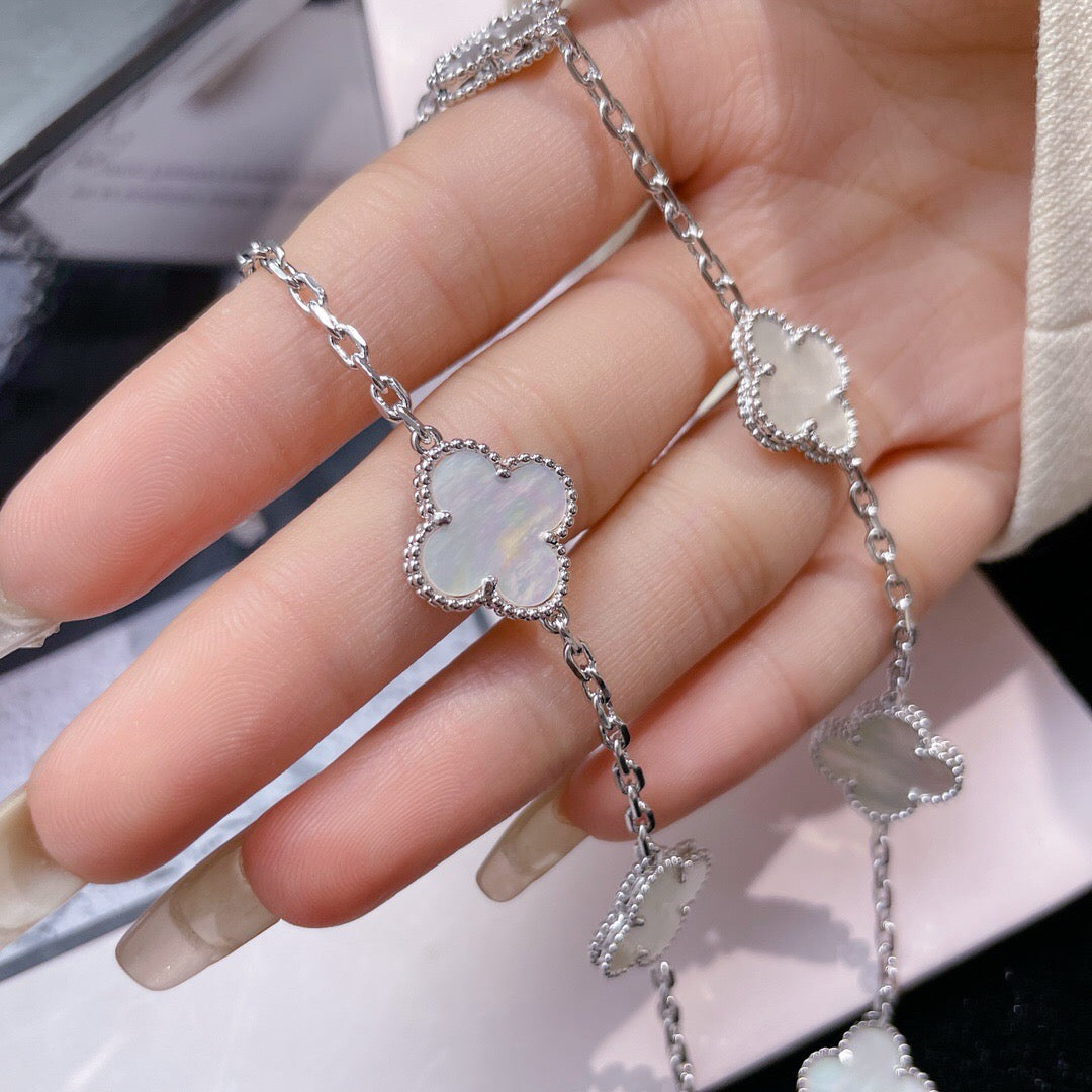 [ORA]CLOVER 10 MOTIFS WHITE MOTHER OF PEARL NECKLACE
